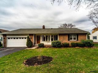 13 Timber Ln, Hanover, PA 17331-9382