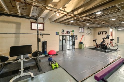 5616 Washington Blvd, Milwaukee WI 53208-1647 exterior