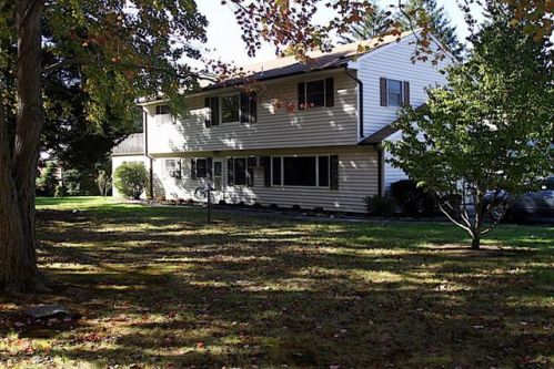 306 Florence Rd, Middletown, NJ 07748-2810