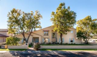 123 Frier Dr, Phoenix, AZ 85021-7268