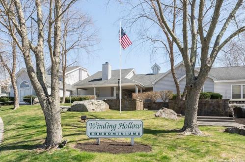 83 Leafwood Ln, Groton, CT 06340-6250