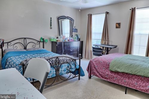 43 Wooten Ct, Dover DE  19904-3863 exterior