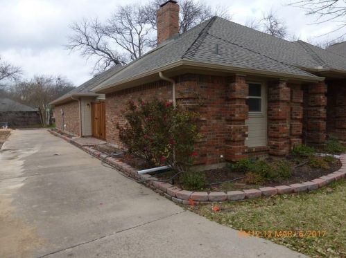3211 Foxcreek Dr, Richardson TX  75082-3073 exterior