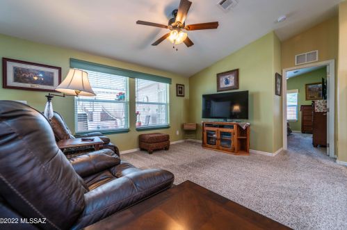 216 Cumaro Dr, Green Valley, AZ 85614-4312