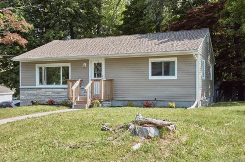 38 Forest Dr, Greenwood Lake, NY 10925-2714