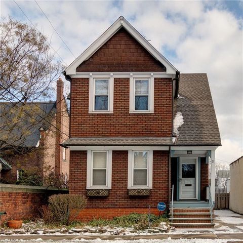 31 Garfield Ln, Cleveland, OH 44108-1038