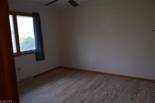 32 Lorton Rd, Old Bridge NJ  08857-3433 exterior