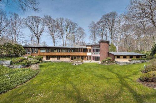 31 The Gln, Matinecock, NY 11560-2211