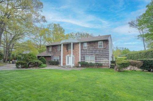 50 Mclane Ct, Huntington Station, NY 11746-5507