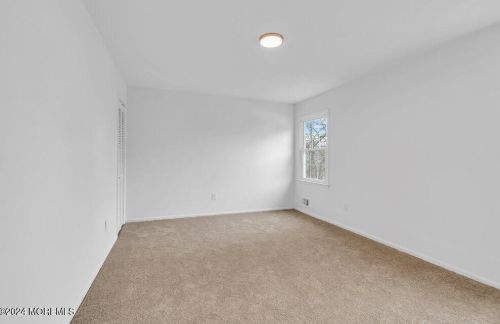 828 Burnt Tavern Rd, Bricktown NJ  08724-2540 exterior