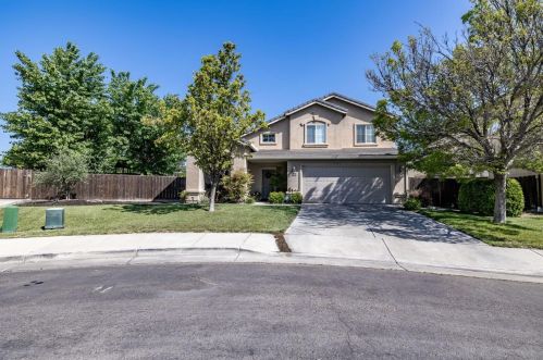 1624 Tulip Ct, Los Banos, CA 93635-4557