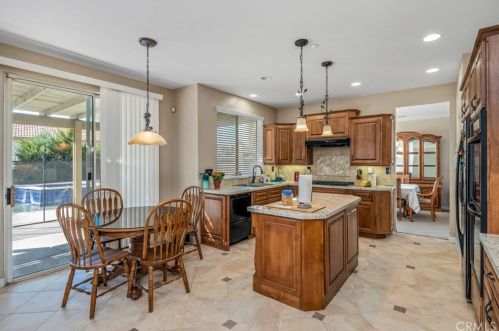 1371 Kirkmichael Cir, Riverside CA  92507-8426 exterior