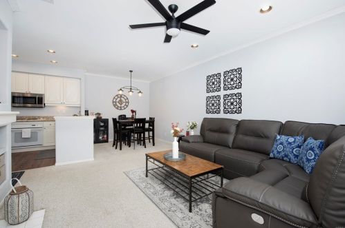 10762 Sabre Hill Dr, San Diego, CA 92128-4157