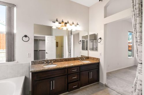 9247 Brown Rd, Elk Grove CA  95624-3917 exterior