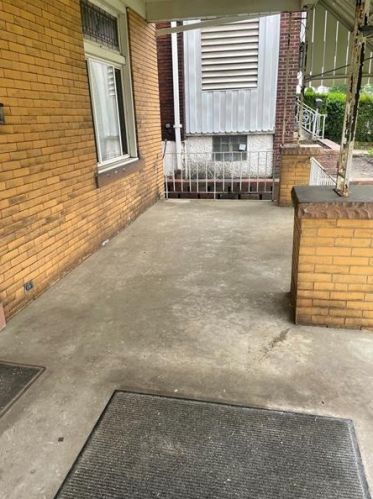 1931 Broadway Ave, Pittsburgh PA  15216-3170 exterior