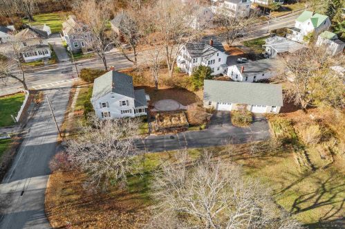 2 Garden St, Somersworth, NH 03878-2517