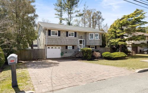 315 Concord St, Huntington Station NY  11746-6829 exterior