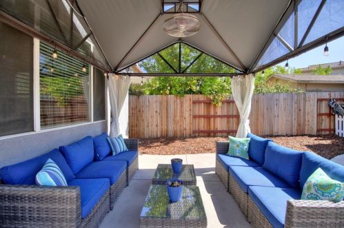 9674 Two Harbors Dr, Elk Grove CA  95624-4491 exterior