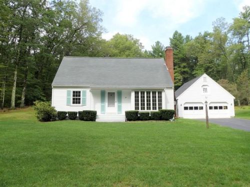 35 Lakeshore Rd, Boxford, MA 01921-1113