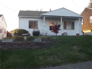 455 Washington St, Springdale, PA 15144-1182