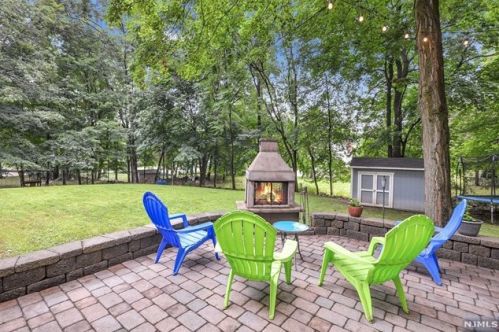 11 Cherokee Trl, Oakland NJ  07436-3011 exterior