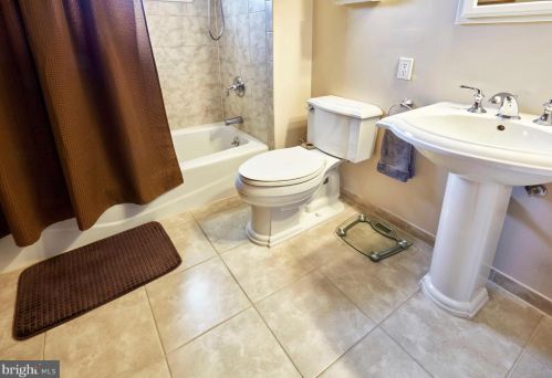 125 Slack Ave, Trenton NJ  08648-4303 exterior