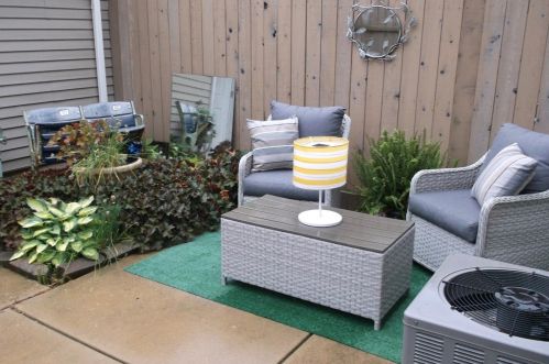 11820 Broadway, Crown Point IN  46307-8877 exterior