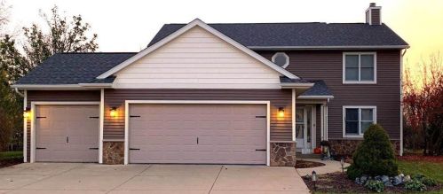 219 Shore Cir, Oconomowoc, WI 53066-5839