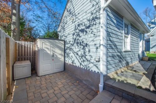 75 Valley View Dr, Morristown NJ  07960-5615 exterior