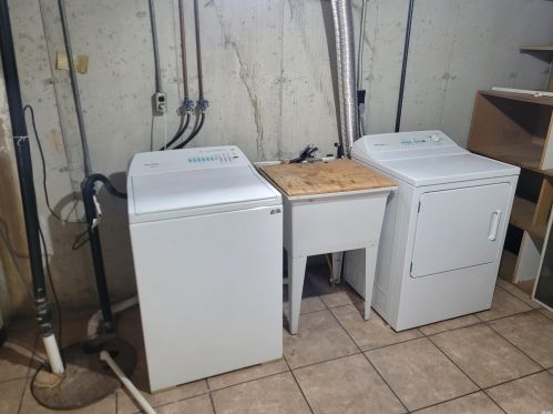 52075 Del Rue Dr, Elkhart IN  46514-9396 exterior