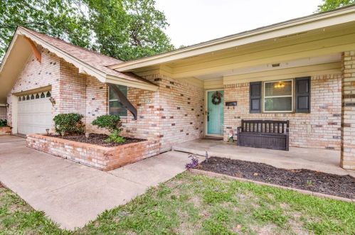 2119 Royal Oaks Dr, Irving, TX 75060-5130