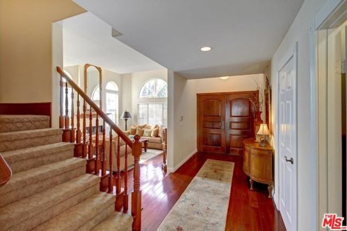 5100 Noble Ave, Van Nuys CA 91402-4509 exterior