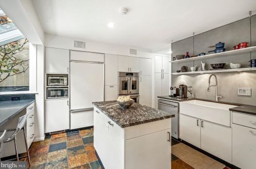 2810 Battery Pl, Washington DC  20016-3439 exterior