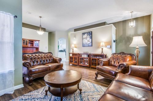 1808 Newton Dr, Lewisville TX  75028-7318 exterior