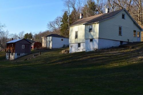 999 Solomon Temple Rd, Latrobe, PA 15650-3740