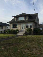 210 2nd St, Ocosta, WA 98520-3912