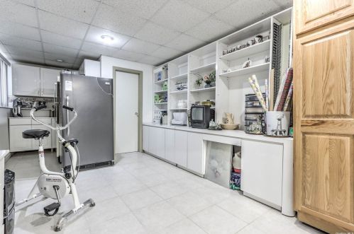 114 Granada Pkwy, North Lindenhurst NY  11757-6013 exterior