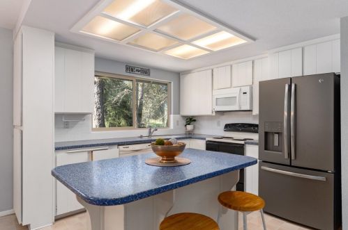 18531 Lake Forest Dr, Lake Wildwood CA  95946-8824 exterior