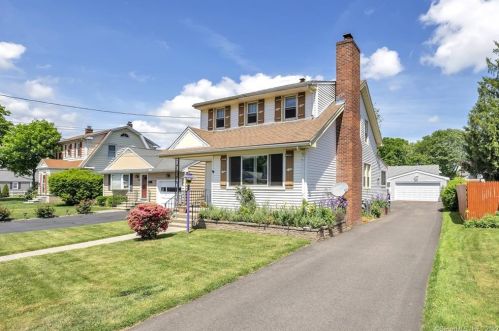 896 Nichols Ave, Stratford, CT 06614-3929
