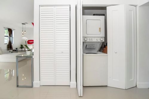 1401 3rd Ave, Dania Beach FL  33004-4214 exterior