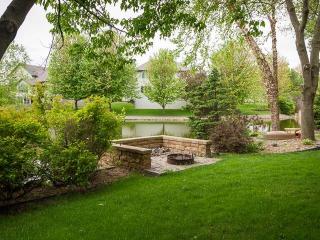 296 Windsor Ln, Saint Paul, MN 55115-2834
