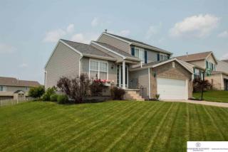 15840 Black Walnut St, Omaha, NE 68136-1184