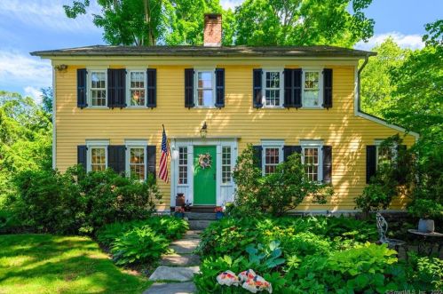 74 Mountain Rd, Brookfield Center, CT 06804-1908