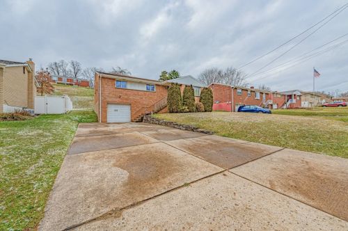 5016 Homeville Rd, Pittsburgh, PA 15122-2935