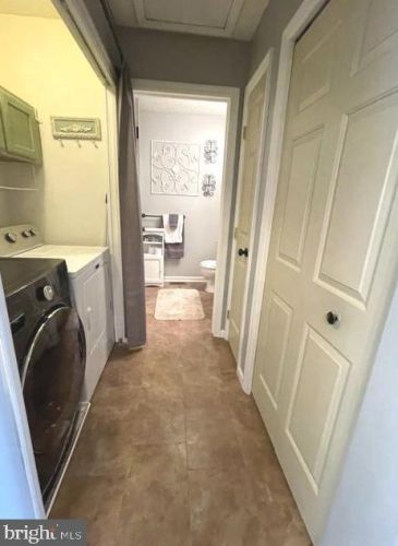 29 Johns Dr, West Enola PA  17025-2694 exterior