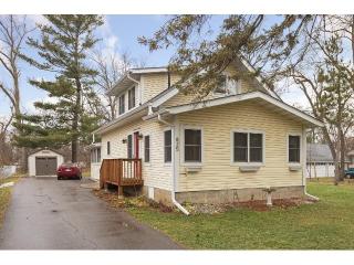 825 Ithaca Ln, Minneapolis, MN 55447-4431