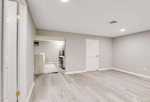502 Park Pl, Springfield NJ  07081-3504 exterior