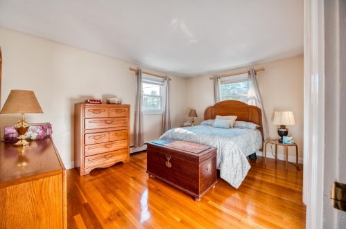 41 Carol Ave, Salem NH  03079-4466 exterior
