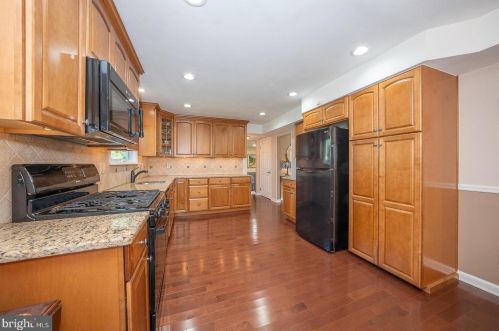 296 Waverly Rd, Southampton PA  18966-3353 exterior