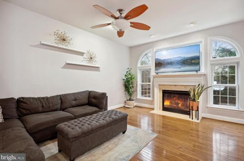 9269 Laurel Ridge Crossing Rd, Lorton VA  22079-2960 exterior